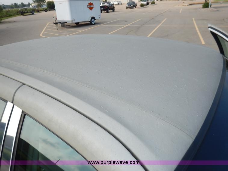 image for item J3781 2002 Lincoln Town Car Signature