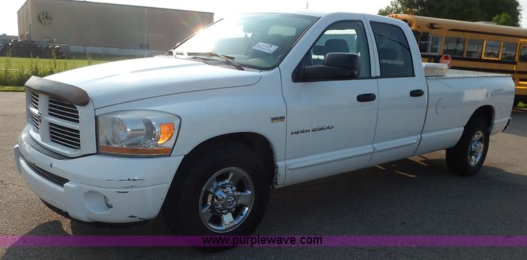 image for item J3794 2006 Dodge Ram 2500 Quad Cab pickup truck