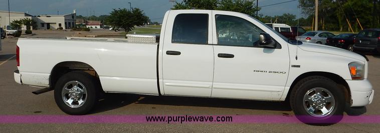 image for item J3794 2006 Dodge Ram 2500 Quad Cab pickup truck