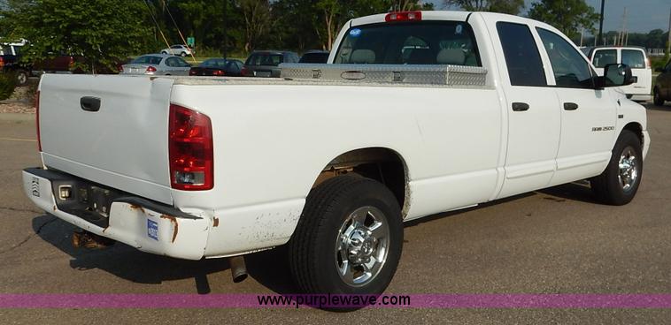image for item J3794 2006 Dodge Ram 2500 Quad Cab pickup truck