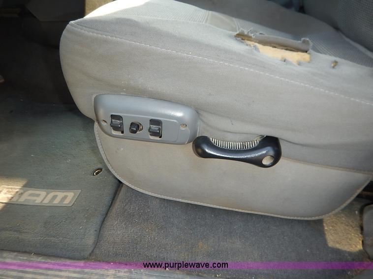 image for item J3794 2006 Dodge Ram 2500 Quad Cab pickup truck