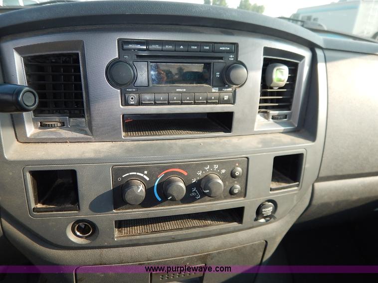 image for item J3794 2006 Dodge Ram 2500 Quad Cab pickup truck