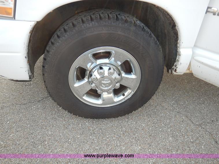 image for item J3794 2006 Dodge Ram 2500 Quad Cab pickup truck