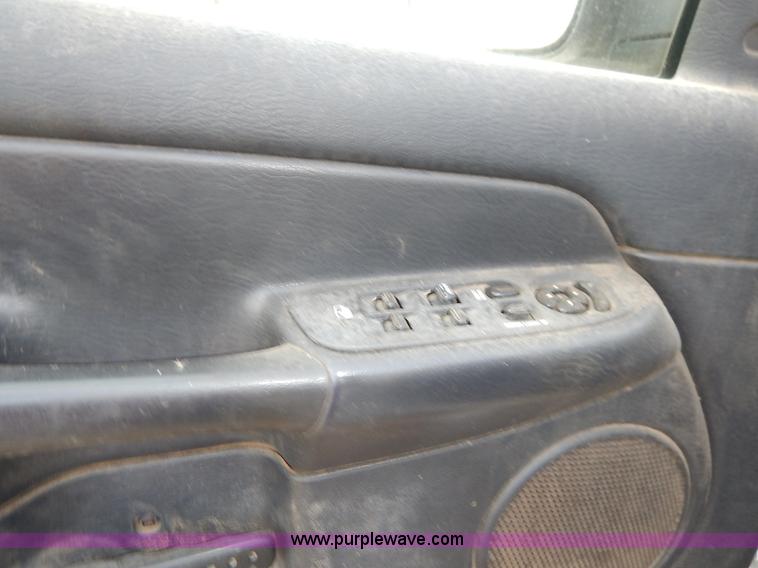image for item J3798 2003 Dodge Ram 2500 HD SLT Quad Cab pickup truck