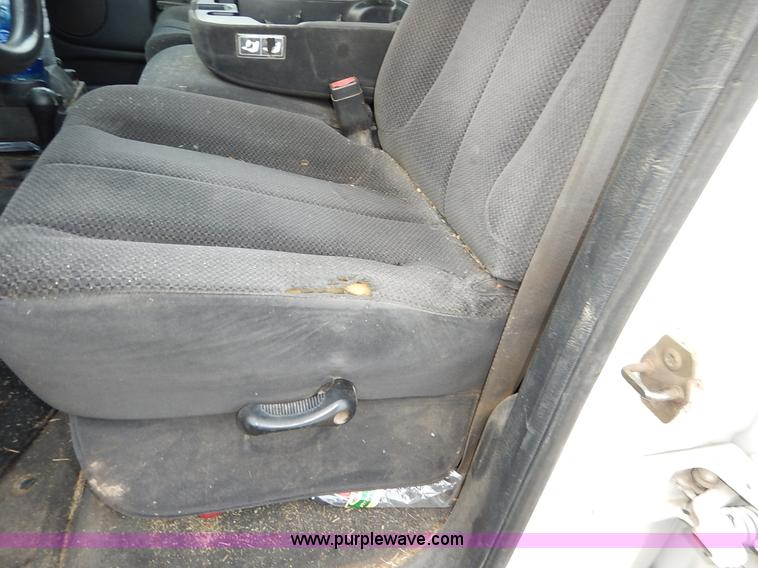 image for item J3798 2003 Dodge Ram 2500 HD SLT Quad Cab pickup truck