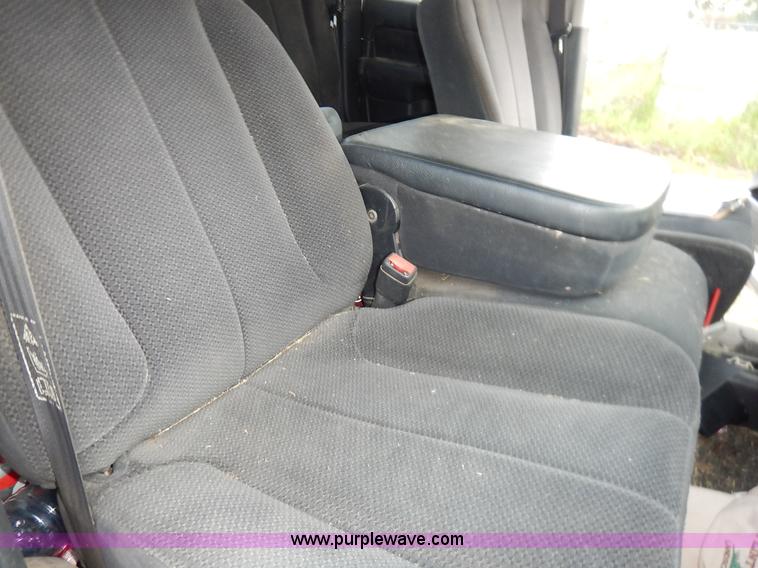 image for item J3798 2003 Dodge Ram 2500 HD SLT Quad Cab pickup truck