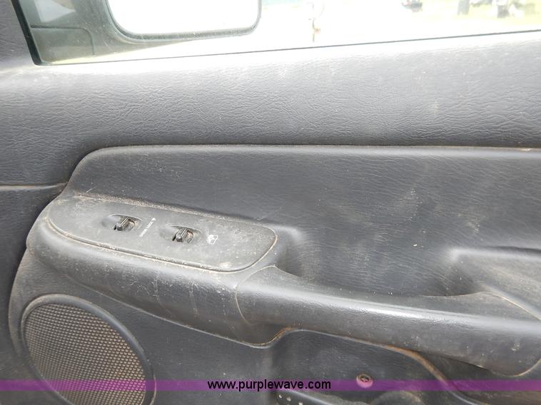 image for item J3798 2003 Dodge Ram 2500 HD SLT Quad Cab pickup truck
