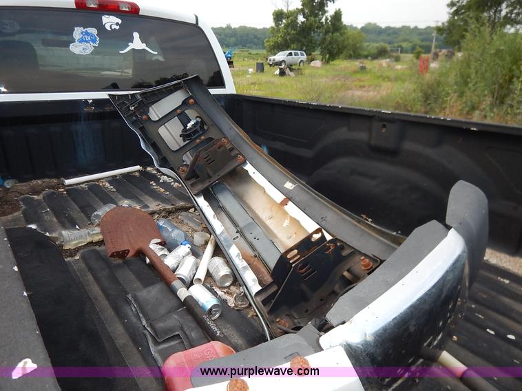 image for item J3798 2003 Dodge Ram 2500 HD SLT Quad Cab pickup truck