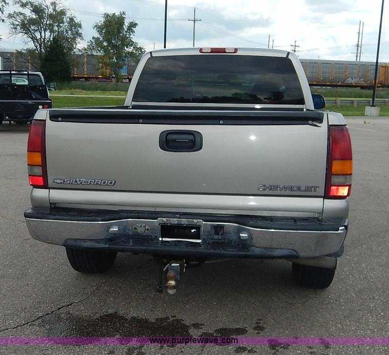 image for item J3799 1999 Chevrolet Silverado 1500 Z71 Ext. Cab pickup truck