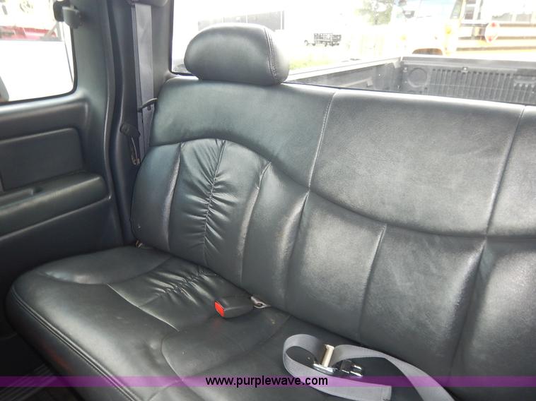 image for item J3799 1999 Chevrolet Silverado 1500 Z71 Ext. Cab pickup truck