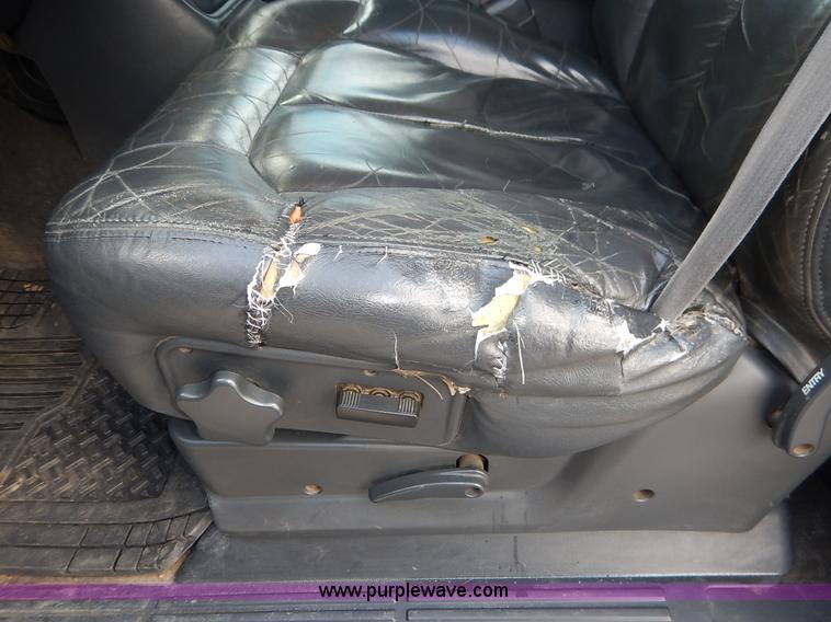 image for item J3799 1999 Chevrolet Silverado 1500 Z71 Ext. Cab pickup truck