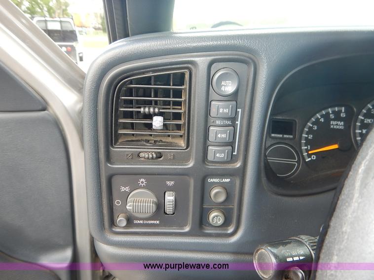 image for item J3799 1999 Chevrolet Silverado 1500 Z71 Ext. Cab pickup truck