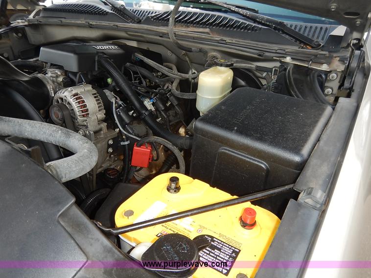 image for item J3799 1999 Chevrolet Silverado 1500 Z71 Ext. Cab pickup truck