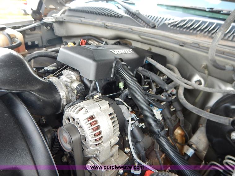 image for item J3799 1999 Chevrolet Silverado 1500 Z71 Ext. Cab pickup truck