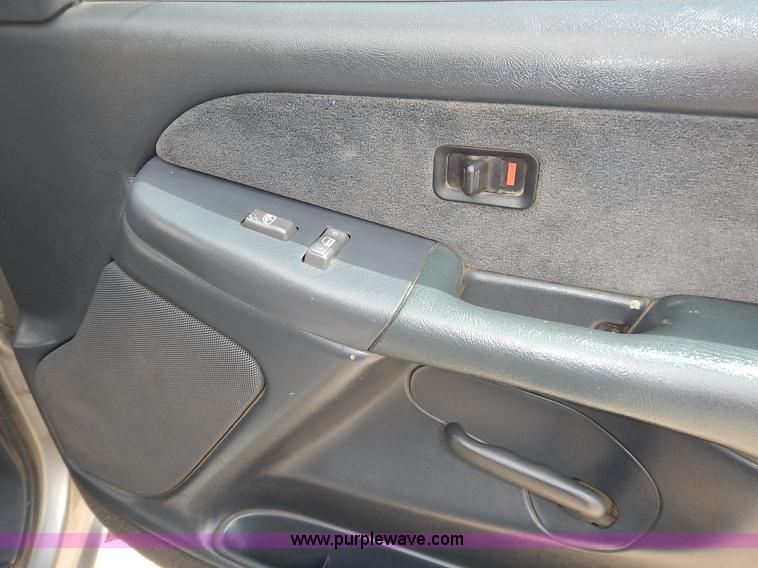 image for item J3799 1999 Chevrolet Silverado 1500 Z71 Ext. Cab pickup truck