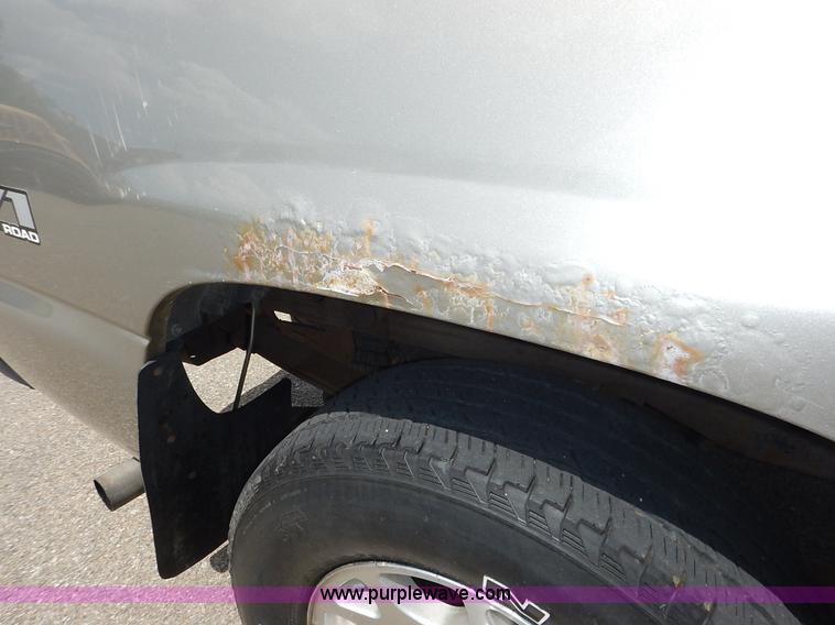 image for item J3799 1999 Chevrolet Silverado 1500 Z71 Ext. Cab pickup truck