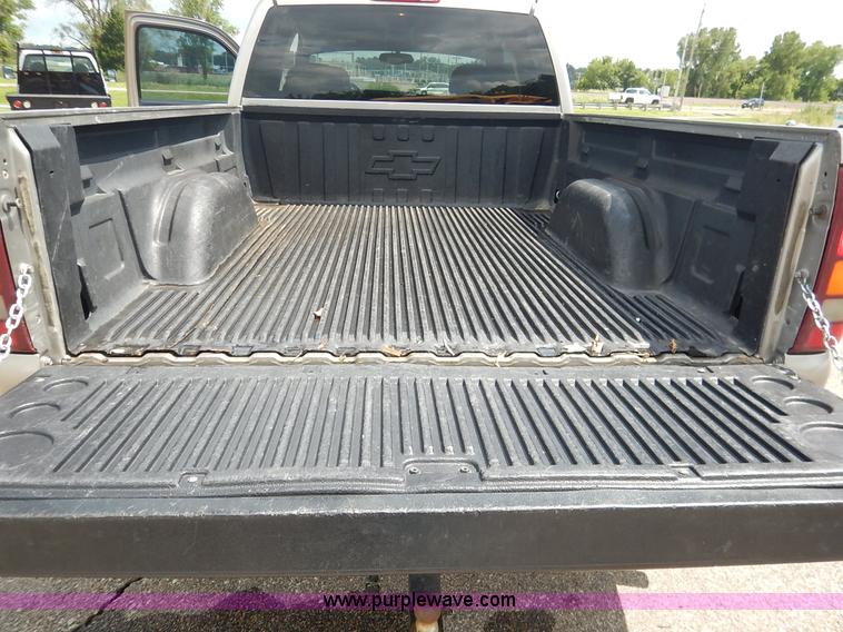 image for item J3799 1999 Chevrolet Silverado 1500 Z71 Ext. Cab pickup truck