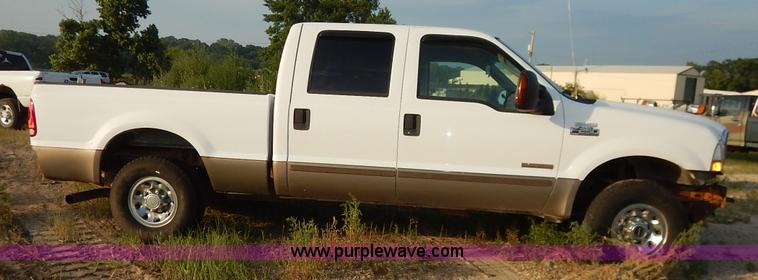 image for item J3800 2004 Ford F250 Super Duty Lariat Crew Cab pickup truck