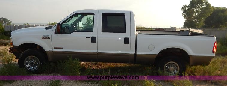 image for item J3800 2004 Ford F250 Super Duty Lariat Crew Cab pickup truck
