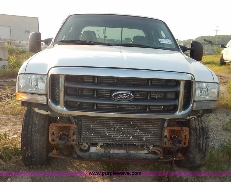 image for item J3800 2004 Ford F250 Super Duty Lariat Crew Cab pickup truck