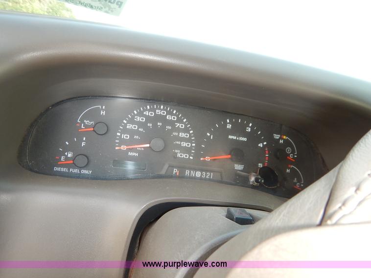 image for item J3800 2004 Ford F250 Super Duty Lariat Crew Cab pickup truck