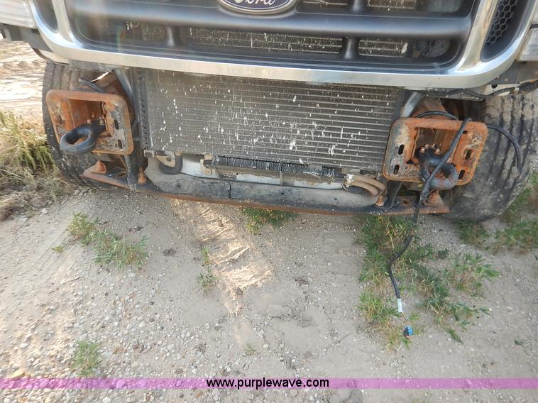 image for item J3800 2004 Ford F250 Super Duty Lariat Crew Cab pickup truck