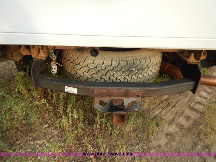 image for item J3800 2004 Ford F250 Super Duty Lariat Crew Cab pickup truck