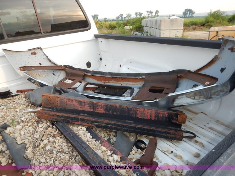 image for item J3800 2004 Ford F250 Super Duty Lariat Crew Cab pickup truck