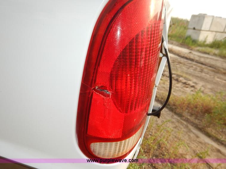 image for item J3800 2004 Ford F250 Super Duty Lariat Crew Cab pickup truck