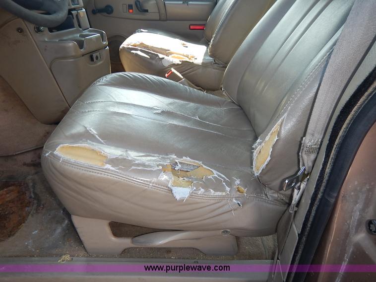 image for item J3801 1996 Chevrolet Astro van