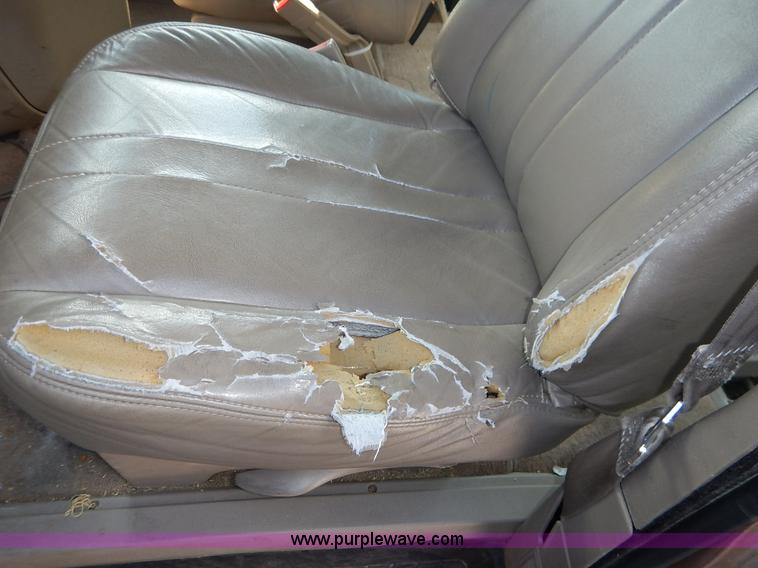 image for item J3801 1996 Chevrolet Astro van