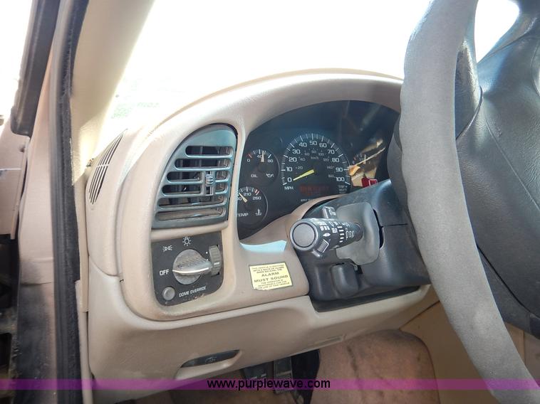 image for item J3801 1996 Chevrolet Astro van