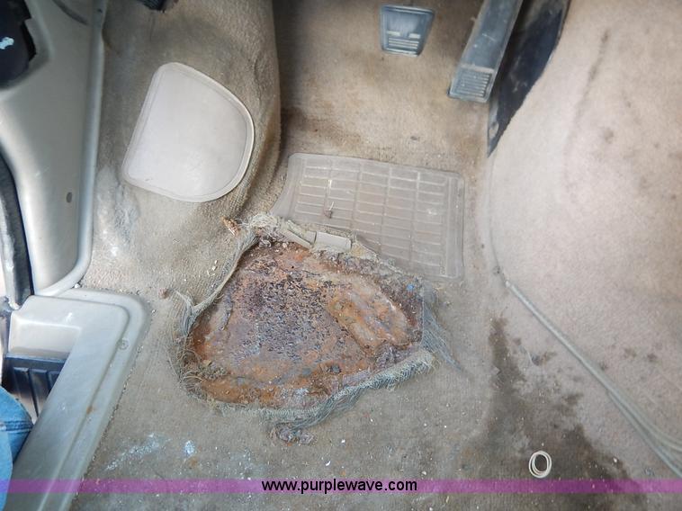 image for item J3801 1996 Chevrolet Astro van