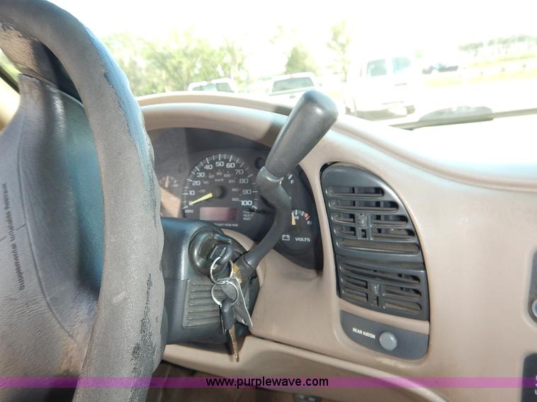 image for item J3801 1996 Chevrolet Astro van