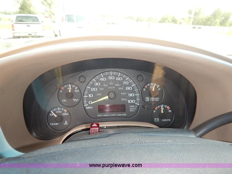 image for item J3801 1996 Chevrolet Astro van