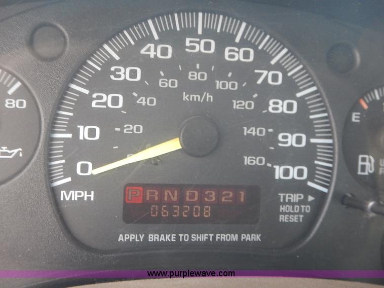 image for item J3801 1996 Chevrolet Astro van