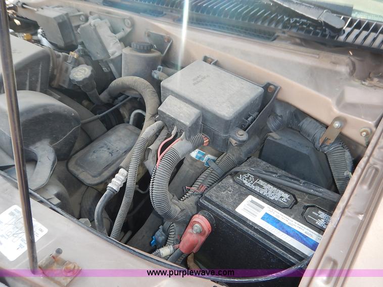 image for item J3801 1996 Chevrolet Astro van