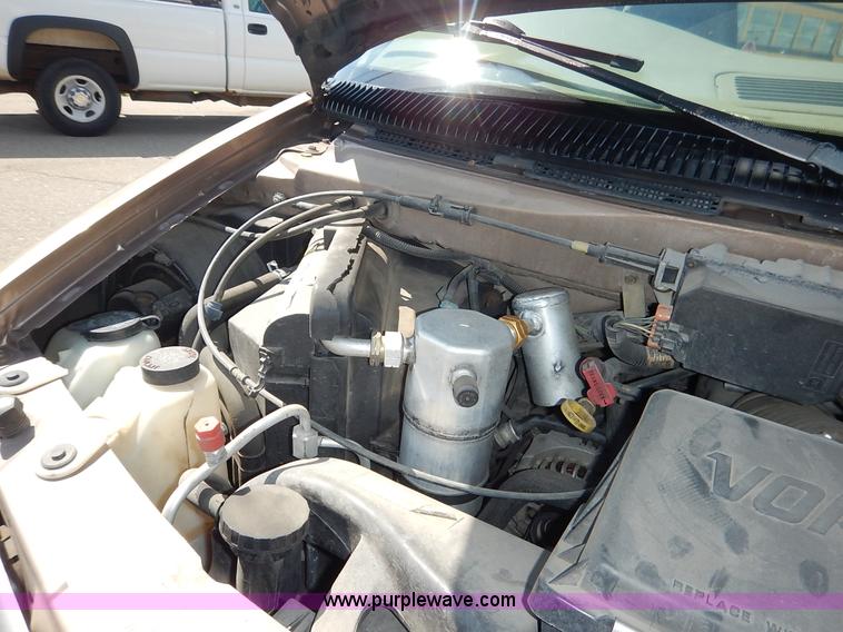 image for item J3801 1996 Chevrolet Astro van