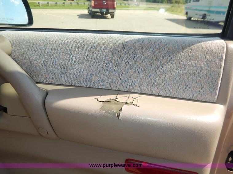 image for item J3801 1996 Chevrolet Astro van