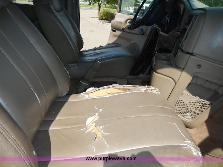 image for item J3801 1996 Chevrolet Astro van