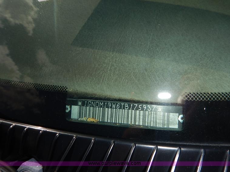 image for item J3801 1996 Chevrolet Astro van