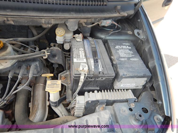 image for item J3802 2002 Dodge Caravan SE van