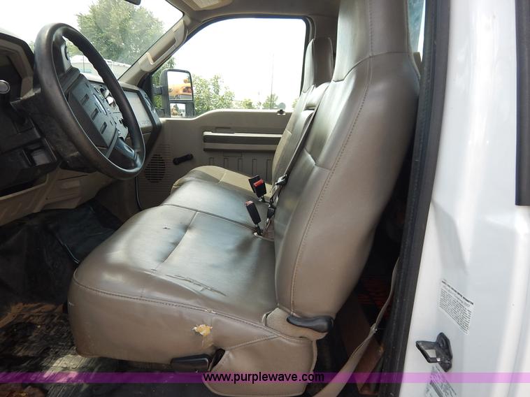 image for item J3803 2008 Ford F350 Super Duty XL flatbed pickup truck