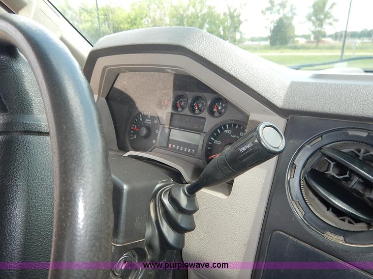 image for item J3803 2008 Ford F350 Super Duty XL flatbed pickup truck