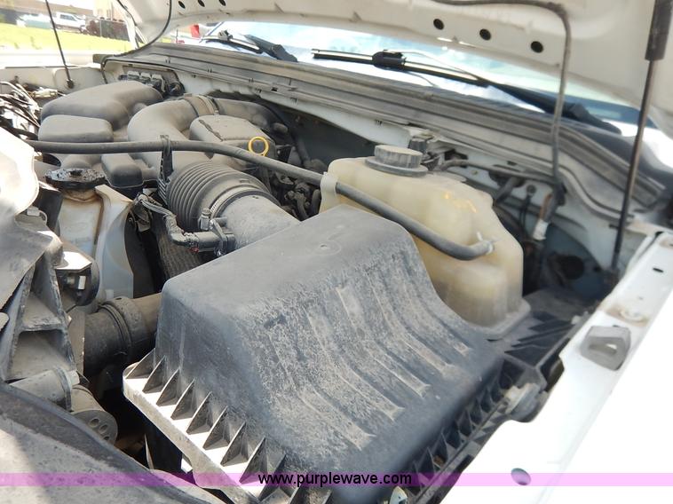 image for item J3803 2008 Ford F350 Super Duty XL flatbed pickup truck