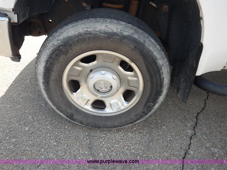 image for item J3803 2008 Ford F350 Super Duty XL flatbed pickup truck