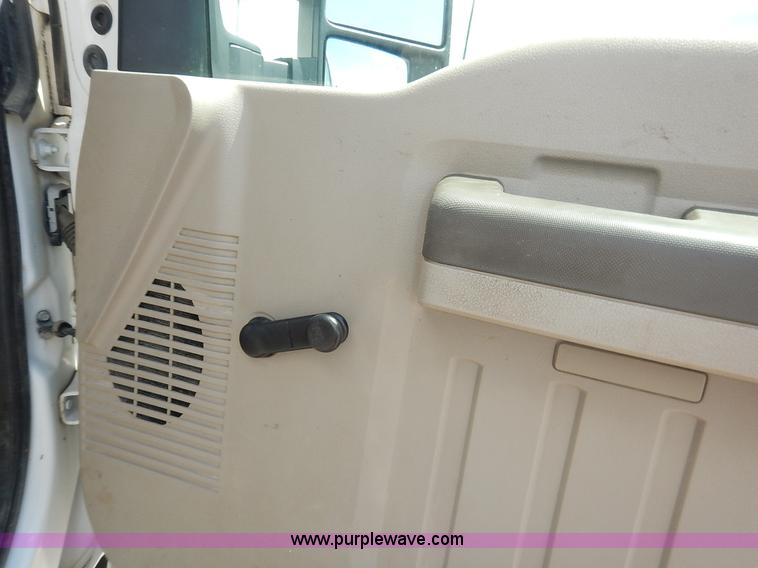 image for item J3803 2008 Ford F350 Super Duty XL flatbed pickup truck