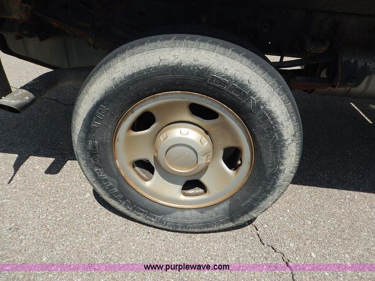 image for item J3803 2008 Ford F350 Super Duty XL flatbed pickup truck