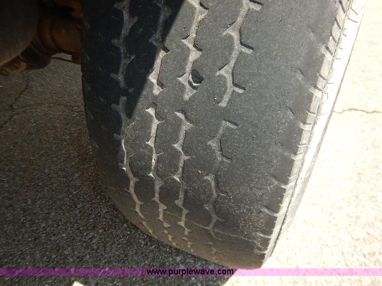 image for item J3803 2008 Ford F350 Super Duty XL flatbed pickup truck