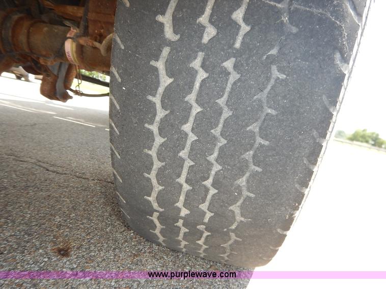 image for item J3803 2008 Ford F350 Super Duty XL flatbed pickup truck